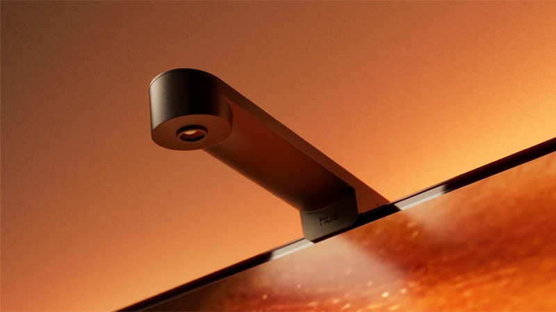 テレビ上部に取り付けたPhilips Hue Play Screen Sync。画面を読み取るカメラの公式写真。