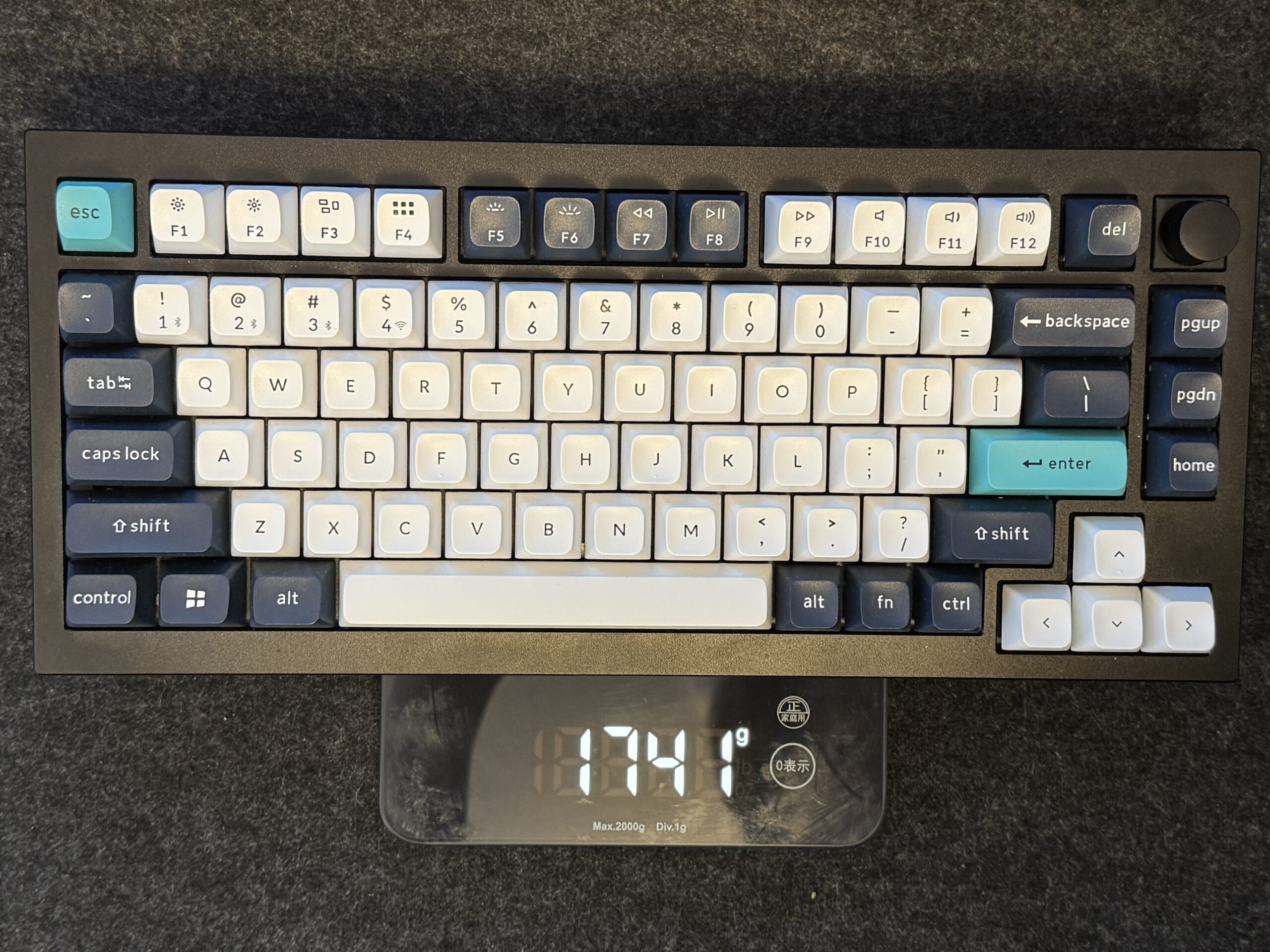 デスクに置いたKeychron Q1 Max